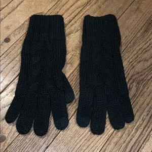 GUC GAP Black Knit Gloves
